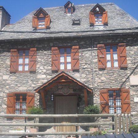 ホテル Casa Puig Montcorbau エクステリア 写真
